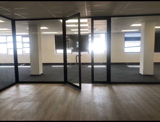 213M² SERVICED OFFICE TO LET IN SANDHURST